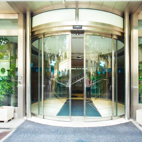 puerta-curva-verde-converted-xlarge_tn